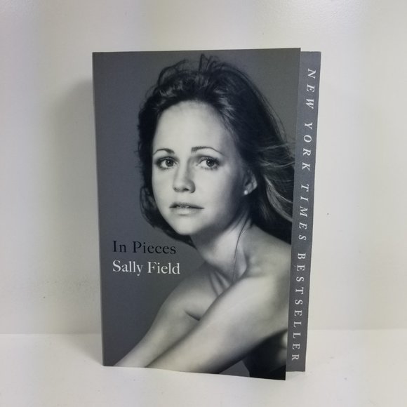 In Pieces Sally Field Book Soft cover - Picture 3 of 8